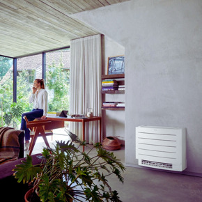 vloermodel airco in woonkamer